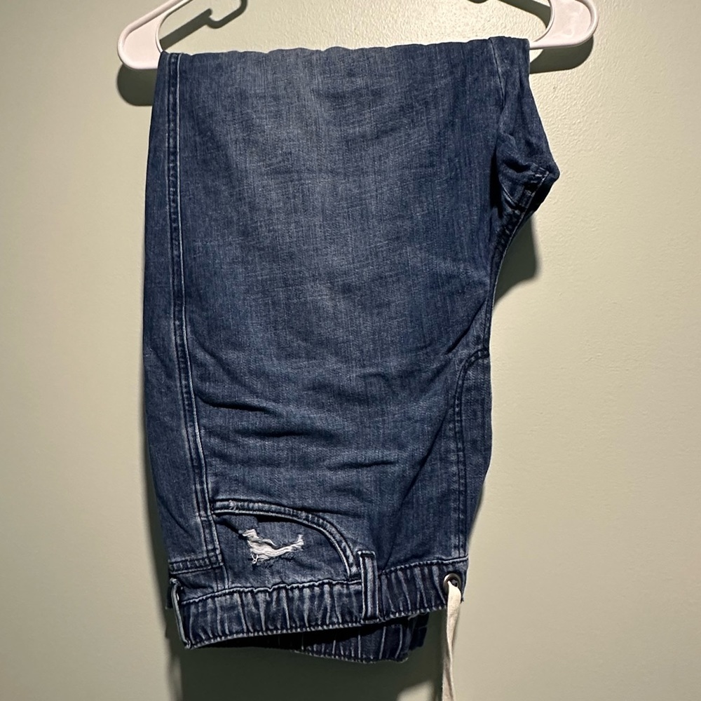 AE like new jeans